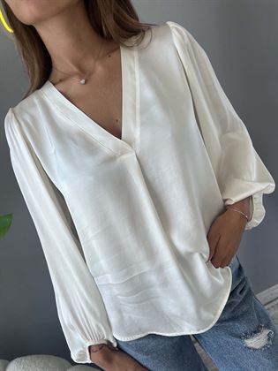  Blusa scollo v panna in viscosa manica sbuffo