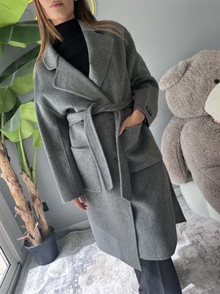 Cappotto kiomo grigio medio in lana handmade con bottoni