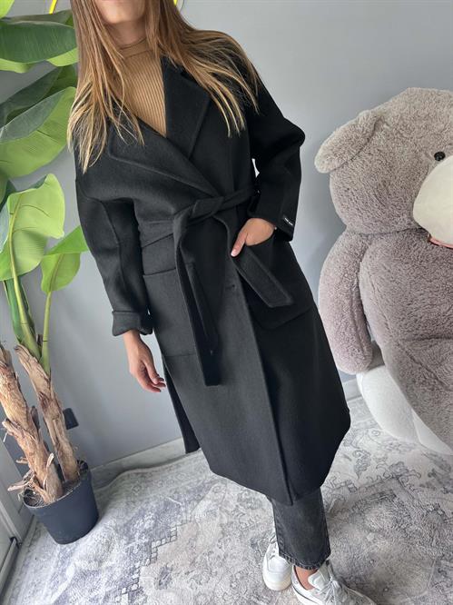 Cappotto kimono nero lana handmade con bottoni