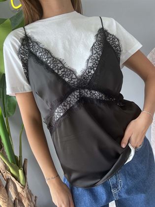  T-Shirt bianca con canotta satinata nera