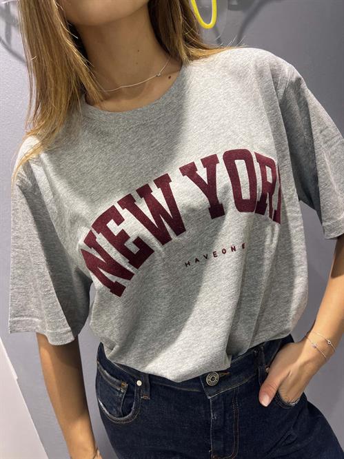  T-Shirt grigia scritta new york in bordeaux