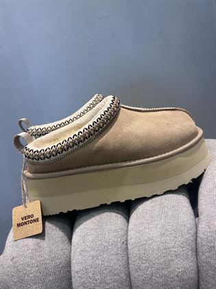 ugg aperta dietro vero montone colore beige con profilino cucitura