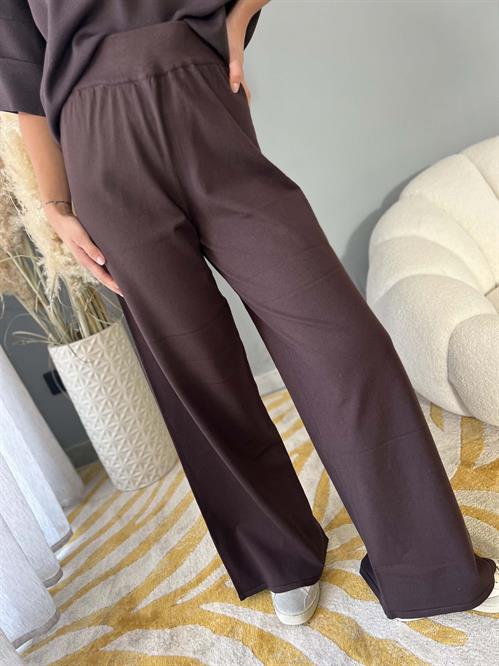 pantalone in maglia marrone cacao modello palazzo con elastico in vita