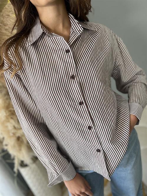 camicia a righe bianca e marrone in cotone